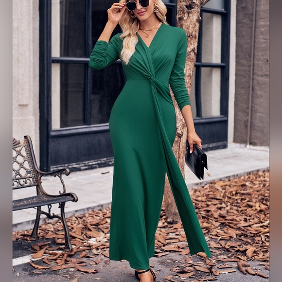 Sophisticated Slit Detail Twisted Surplice Dress - Picture 4 of 9